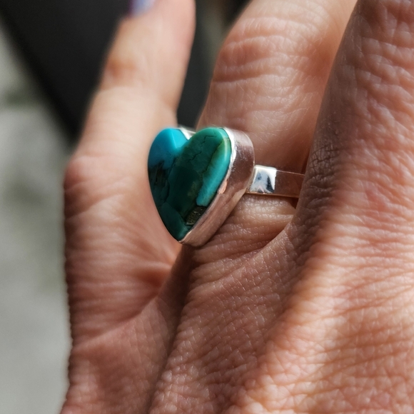 Handmade Sterling Silver 925 Kingman Turquoise Heart Ring Size 6 - Picture 3 of 9